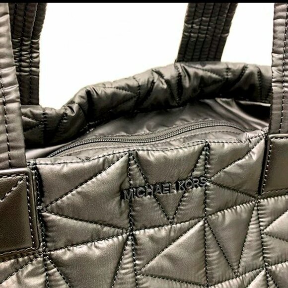 S Michael Kors Winnie Quilted Nylon Black Large Tote 35T1TW4T3C $398 Retail - Picture 4 of 11